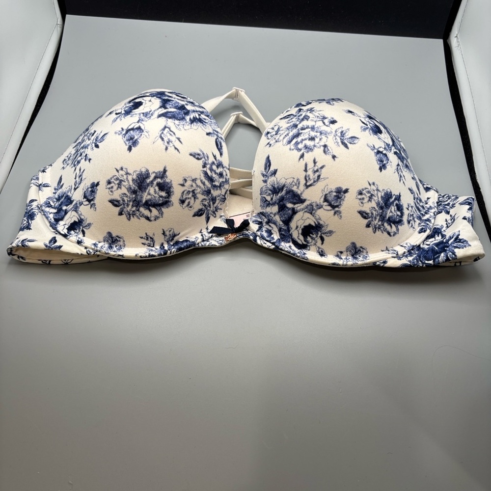 Victoria's Secret Ivory and Navy Floral Bra - Picture 3 of 4